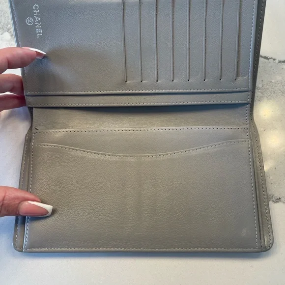 New Chanel Concrete Grey Caviar Wallet Comes with authenticity card. - Picture 4 of 11